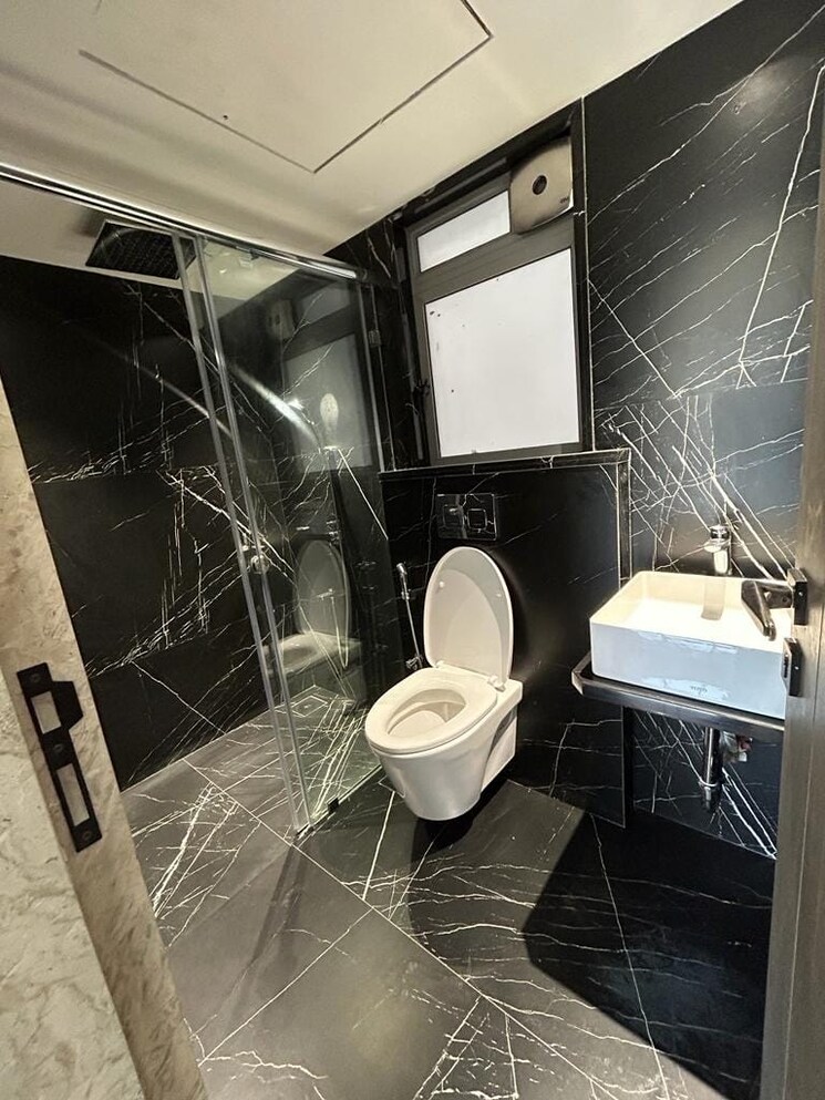 Attached Bathroom, veena-solace 3 Bedroom 945 Sq.Ft. Apartment In Santacruz West Mumbai 7942016