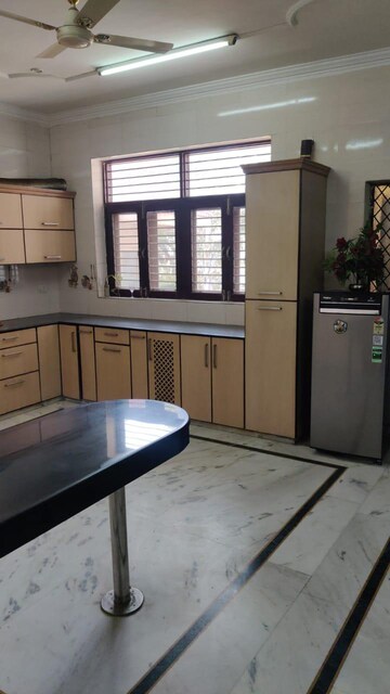 Kitchen in 4 BHK Apartment at Sector 40 – for Rent