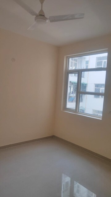 Room in 2 BHK Independent House at Omaxe R2, Gomti Nagar – for Rent