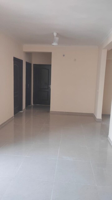 Room in 2 BHK Independent House at Omaxe R2, Gomti Nagar – for Rent