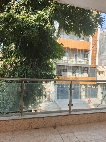 Swimming Pool in 3 BHK Builder Floor at Ansal Sushant Lok I, Sector 43 – for Rent