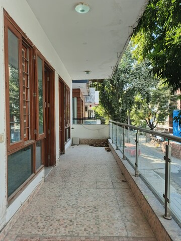 Balcony in 3 BHK Builder Floor at Ansal Sushant Lok I, Sector 43 – for Rent