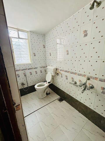 Attached Bathroom in 4 BHK Villa at Lunkad Dreamland, Viman Nagar – for Rent