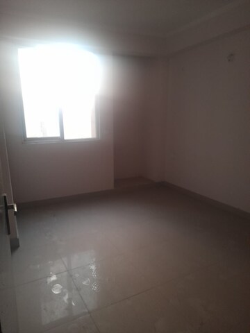 Room in 1.5 BHK Apartment at Gaur City 2 - 14th Avenue, Sector 16c Greater Noida – for Sale