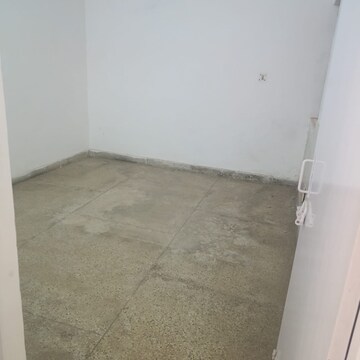 Room in 3 BHK Apartment at Vasant Kunj – for Sale