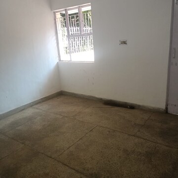 Room in 3 BHK Apartment at Vasant Kunj – for Sale