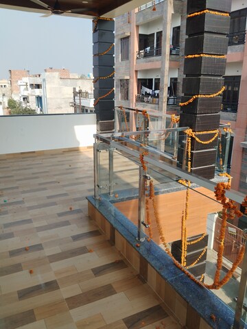 Staircase in 3 BHK Independent House at Gomti Nagar – for Rent