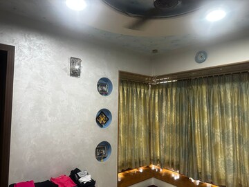 Furnished Amenities in 2 BHK Apartment at Rajkamal Heights, Parel – for Rent