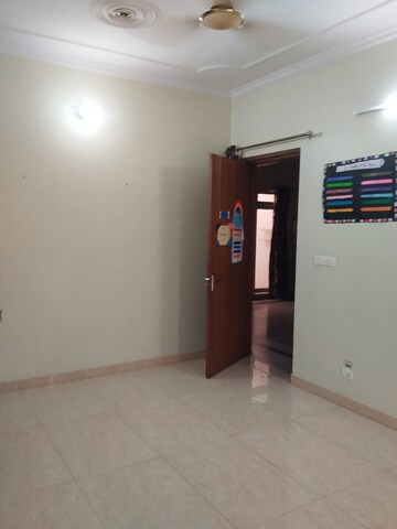 Room in 2.5 BHK Independent House at Kamta – for Rent