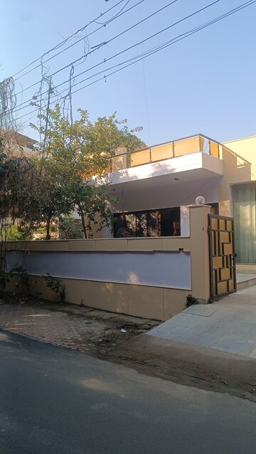 3.5 BHK Independent House For Rent in RWA Apartments Sector 47, Sector 47