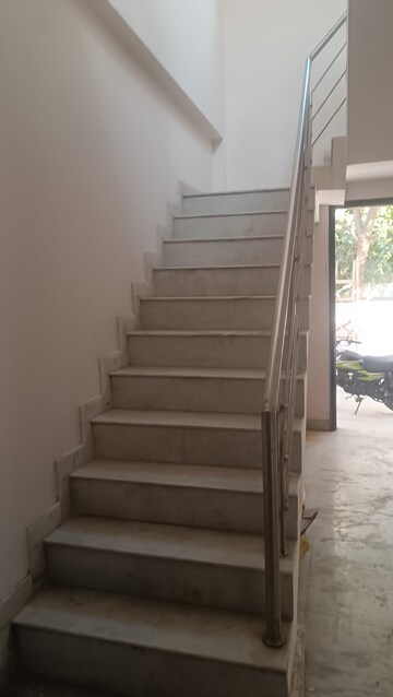 Master Bedroom in 3.5 BHK Independent House at RWA Apartments Sector 47, Sector 47 – for Rent
