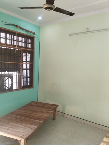 Room in 1.5 BHK Independent House at Kamta – for Rent