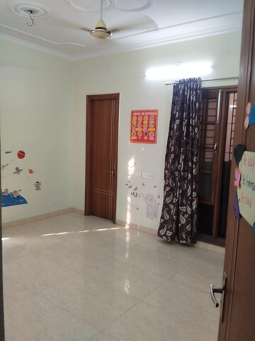 Living Room in 1.5 BHK Independent House at Kamta – for Rent