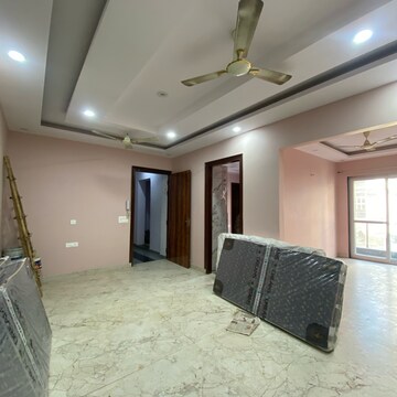 Bedroom in 2.5 BHK Builder Floor at Ansal Plaza Gurgaon, Palam Vihar – for Rent