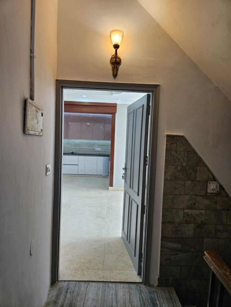 Master Bedroom, new friends colony 6+ Bedroom 500 Sq.Yd. Independent House In New Friends Colony Delhi 7942705