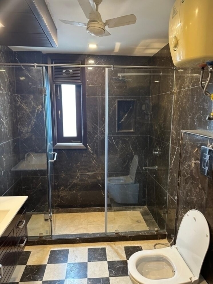 Gym, new friends colony 6+ Bedroom 500 Sq.Yd. Independent House In New Friends Colony Delhi 7942705