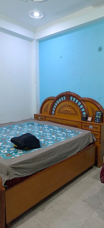 Bedroom in 2 BHK Builder Floor at Sector 52 – for Rent