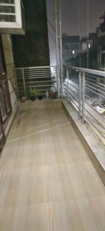 Balcony in 2 BHK Builder Floor at Sector 52 – for Rent