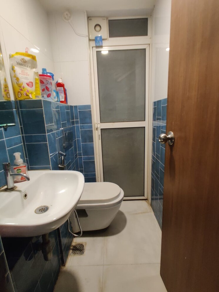 Bathroom, lodha-amara 1 Bedroom 453 Sq.Ft. Apartment In Kolshet Road Thane 7942523