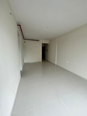 Room in 2.5 BHK Apartment at Wadhwa Dukes Horizon, Chembur – for Rent