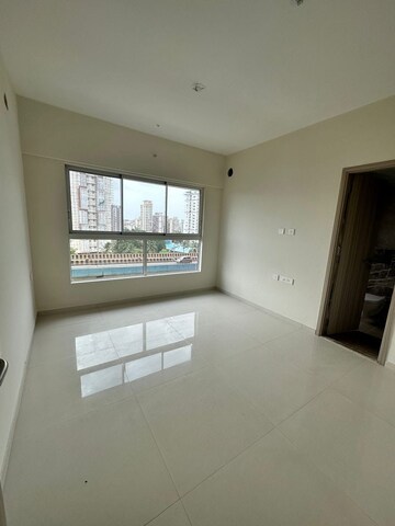 Room in 2.5 BHK Apartment at Wadhwa Dukes Horizon, Chembur – for Rent