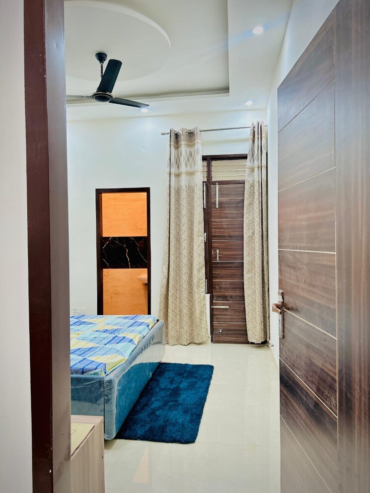 Room, sector 115 2 Bedroom 100 Sq.Yd. Apartment In Sector 115 Mohali 7942716