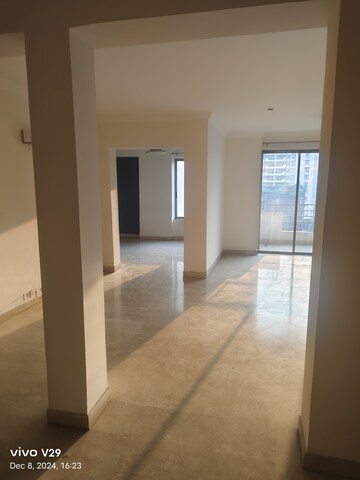 Room in 4 BHK Apartment at Unitech The Close North, Sector 50 – for Sale