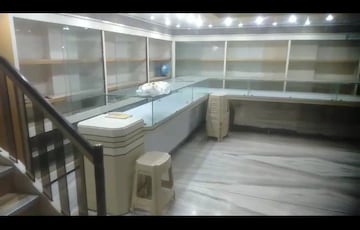 Commercial Showroom 2400 Sq.Ft. For Rent in Dadar East Mumbai  7942745