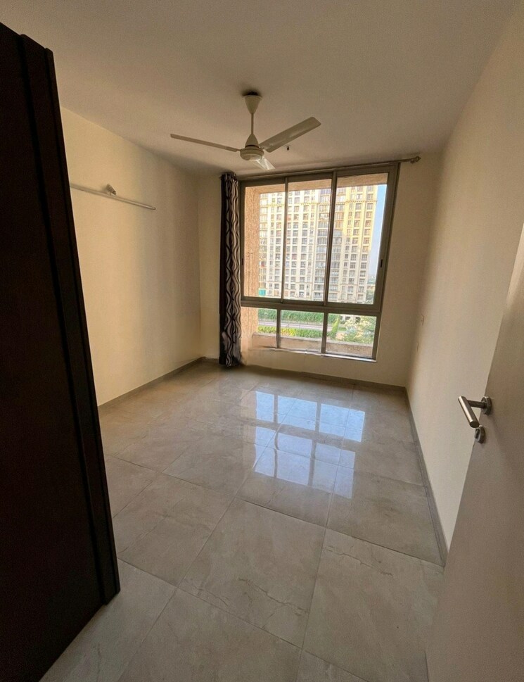 Bedroom, hiranandani-estate-rodas-enclave 2 Bedroom 950 Sq.Ft. Apartment In Ghodbunder Road Thane 7942803