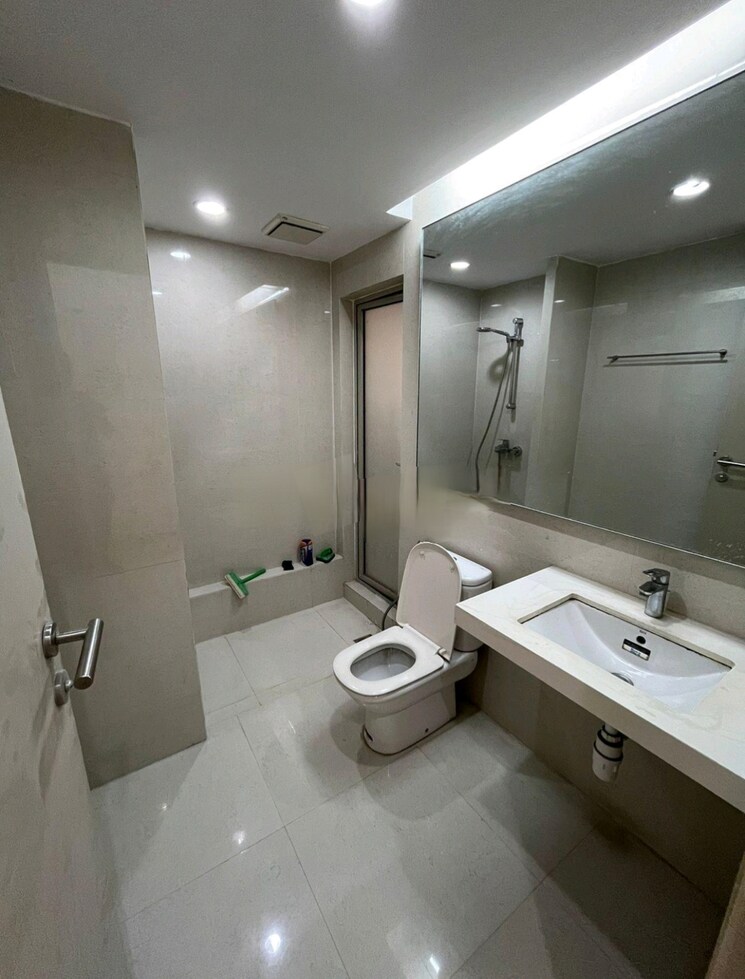 Bathroom, hiranandani-estate-rodas-enclave 2 Bedroom 950 Sq.Ft. Apartment In Ghodbunder Road Thane 7942803