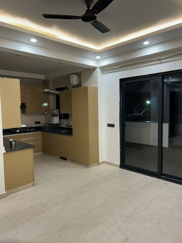 Room in 3 BHK Builder Floor at One Farms, Sector 47 – for Rent