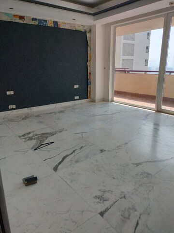 Living Room in 4 BHK Apartment at Salcon The Verandas, Sector 54 – for Sale
