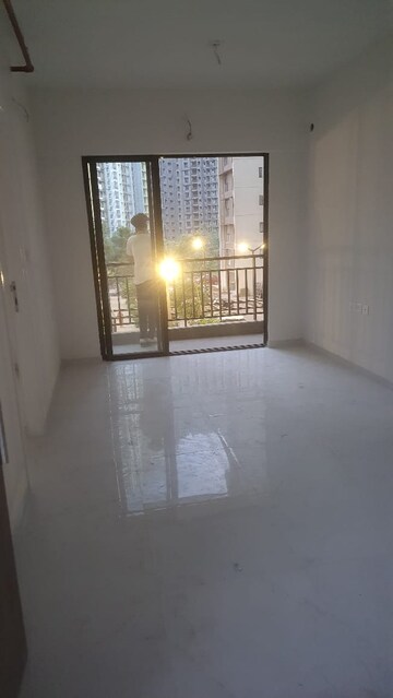 Room in 1 BHK Apartment at Runwal Gardens, Dombivli East – for Rent