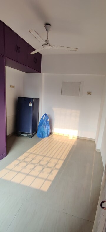 Furnished Amenities in 1 BHK Apartment at Ratan Nagar CHS, Andheri West – for Rent