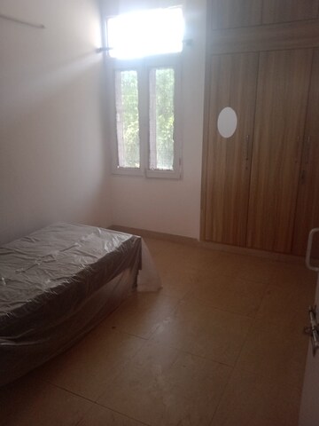 Room in 2 BHK Apartment at RWA Apartments Sector 29, Sector 29 – for Sale