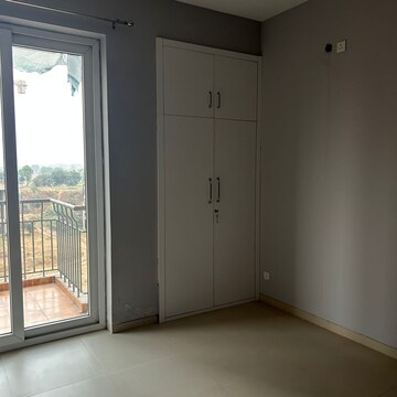 Room in 2 BHK Apartment at Supertech Hues, Sector 68 – for Rent