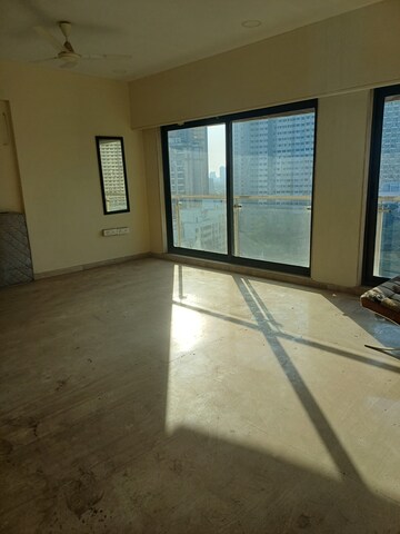 Furnished Amenities in 5 BHK Apartment at DLH Sorrento, Veera Desai Road – for Sale