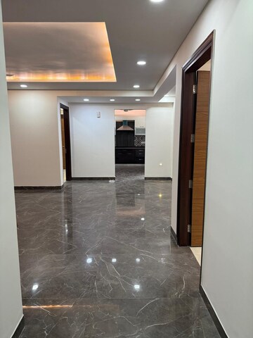 Building Lobby in 4 BHK Builder Floor at Vipul World Floors, Sector 48 – for Rent