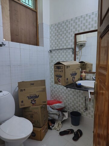 Team Area in 3 BHK Builder Floor at Unitech Woodstock Floors, Sector 50 – for Rent