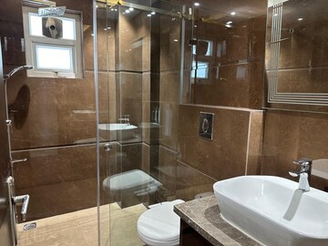 Attached Bathroom in 4 BHK Builder Floor at Dlf City Phase 3 – for Rent