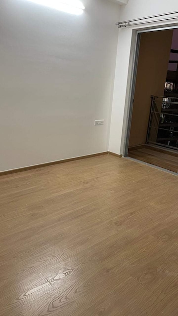 Room in 3 BHK Apartment at Amanora Adreno Towers, Hadapsar – for Sale