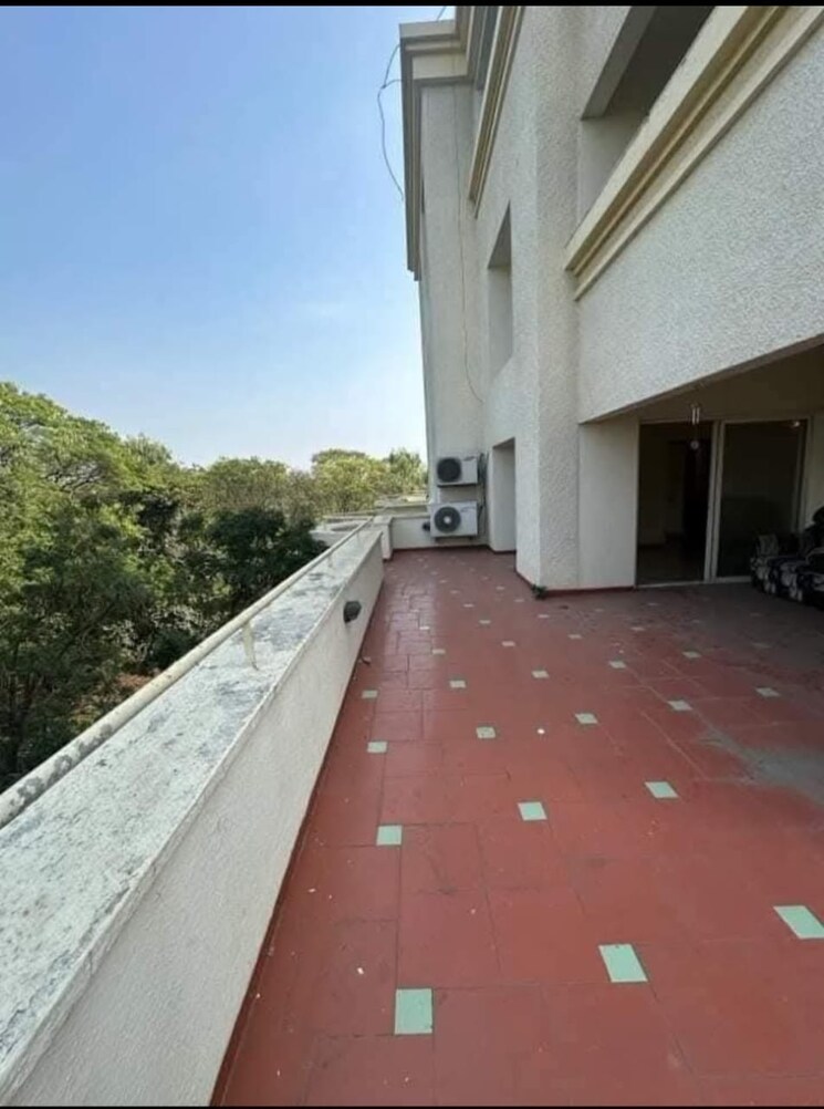 Balcony, clover-highlands 4 Bedroom 3000 Sq.Ft. Apartment In Kondhwa Pune 7943648