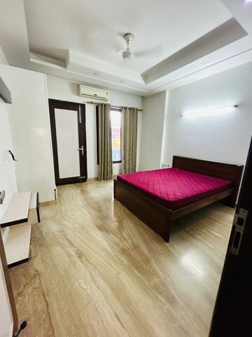 Bedroom in 3 BHK Builder Floor at SS Southend Floors, South City 2 – for Rent