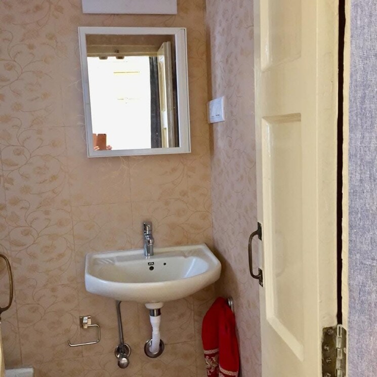 Bathroom, sri-vishnu-bhavan 2 Bedroom 750 Sq.Ft. Apartment In Kings Circle Mumbai 7943758