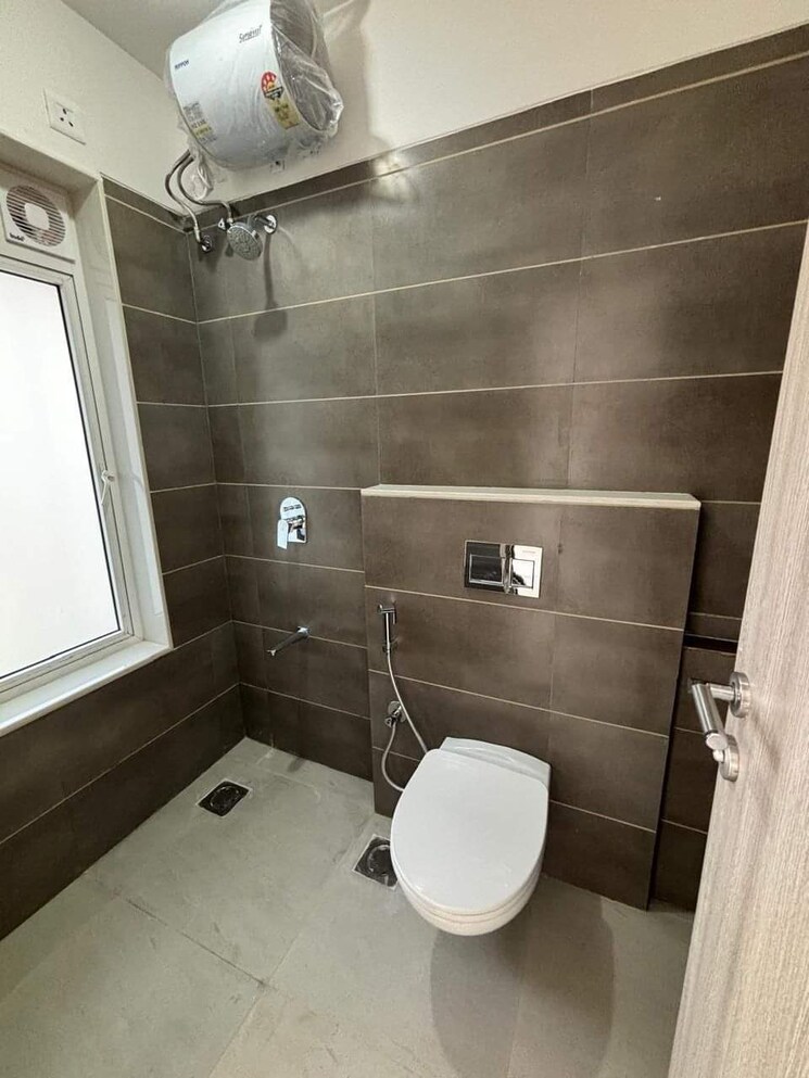 Bathroom, rustomjee-erika 2 Bedroom 620 Sq.Ft. Apartment In Bandra East Mumbai 7943737