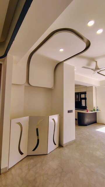 Master Bedroom in 3.5 BHK Builder Floor at Sushant Lok 2, Sector 57 – for Rent