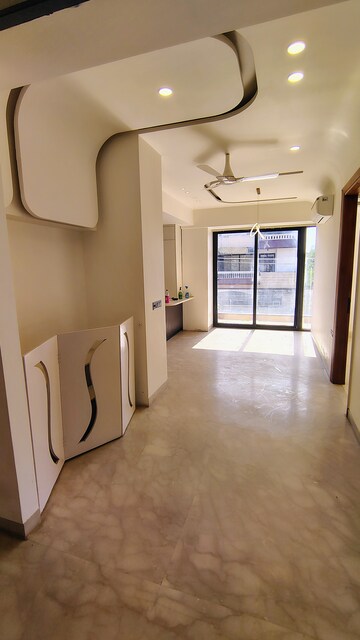 Master Bedroom in 3.5 BHK Builder Floor at Sushant Lok 2, Sector 57 – for Rent