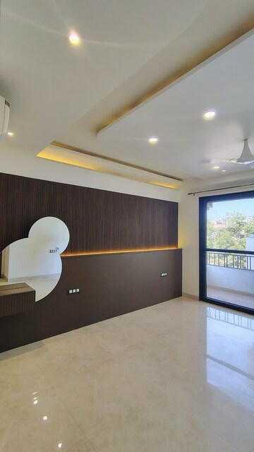 Bedroom in 3.5 BHK Builder Floor at Sushant Lok 2, Sector 57 – for Rent