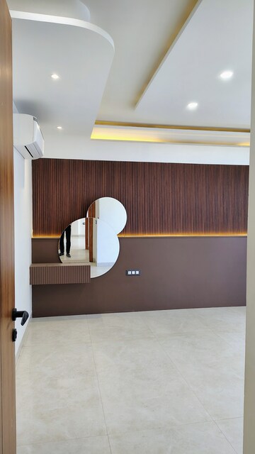 Furnished Amenities in 3.5 BHK Builder Floor at Sushant Lok 2, Sector 57 – for Rent