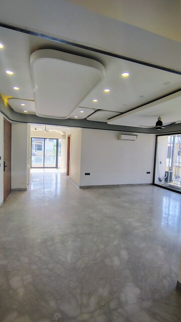 Room in 3.5 BHK Builder Floor at Sushant Lok 2, Sector 57 – for Rent